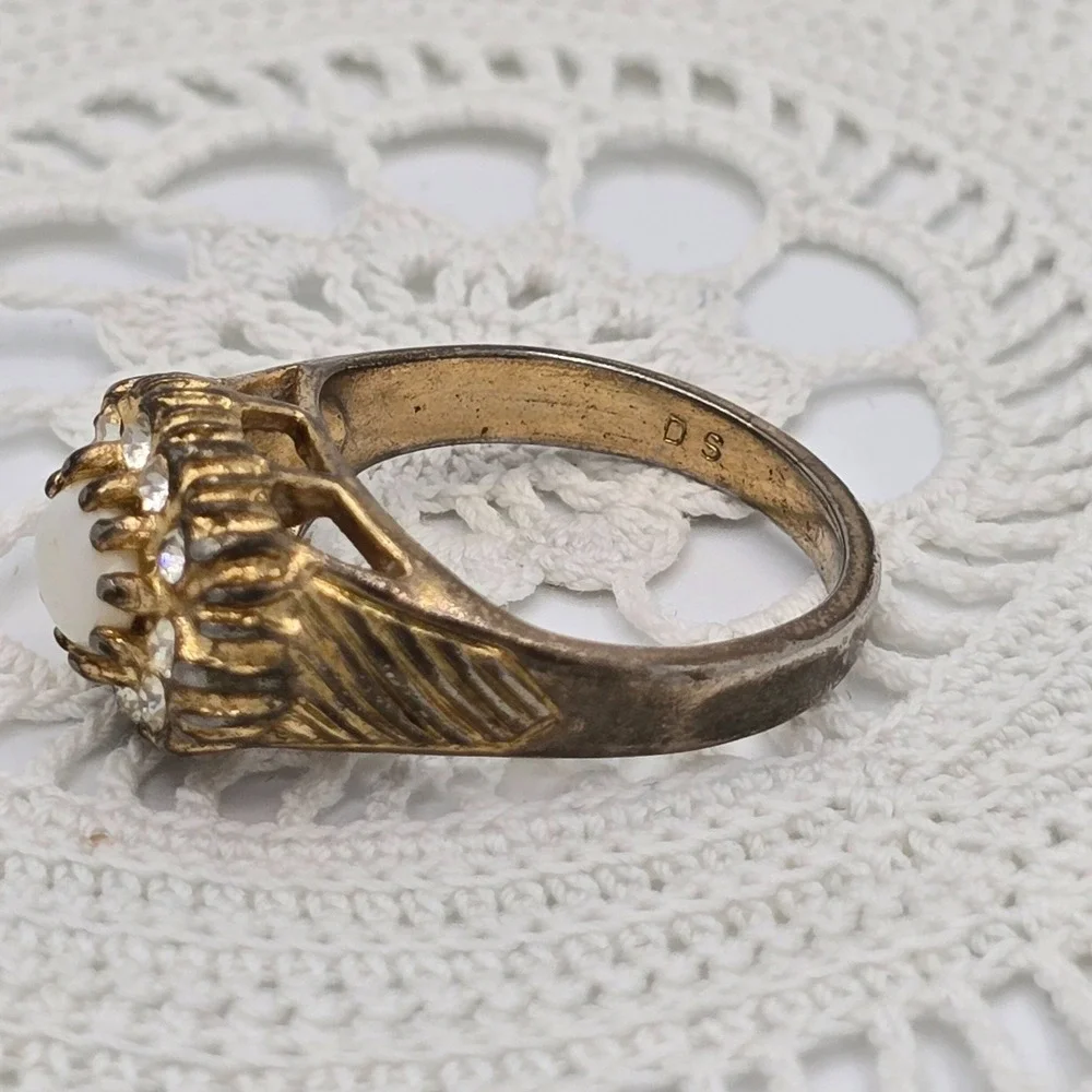 Vintage Cocktail Ring Gold Tone Faux Opal Clear Rhinestones Size 8.5